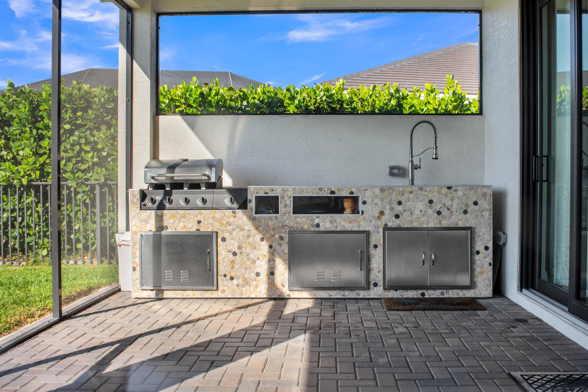 15750 LONGBOAT KEY Drive, Westlake, FL 33470 summer kitchen
