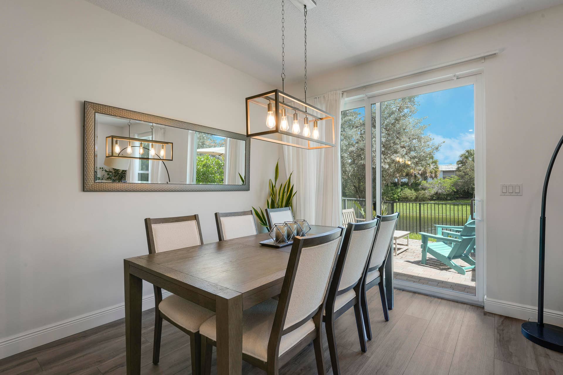 Dining Rm