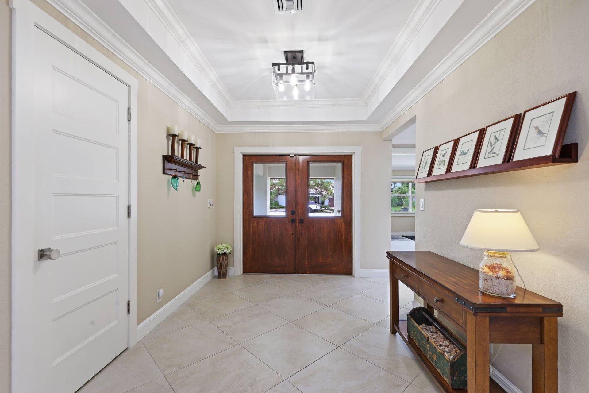 4535 Oak Tree Court, Delray Beach, FL 33445 Entrance Foyer
