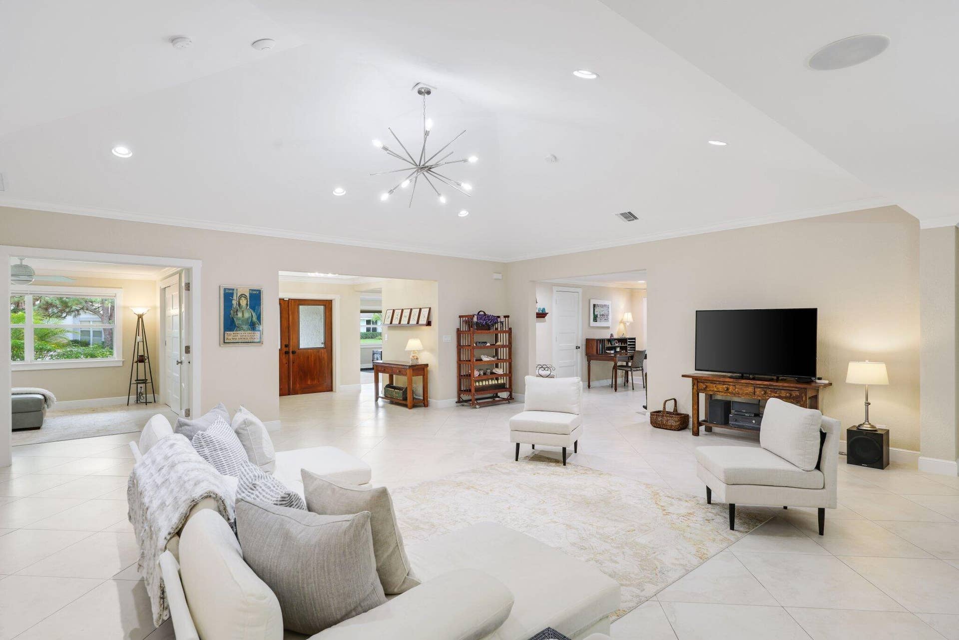 4535 Oak Tree Court, Delray Beach, FL 33445 Living Room