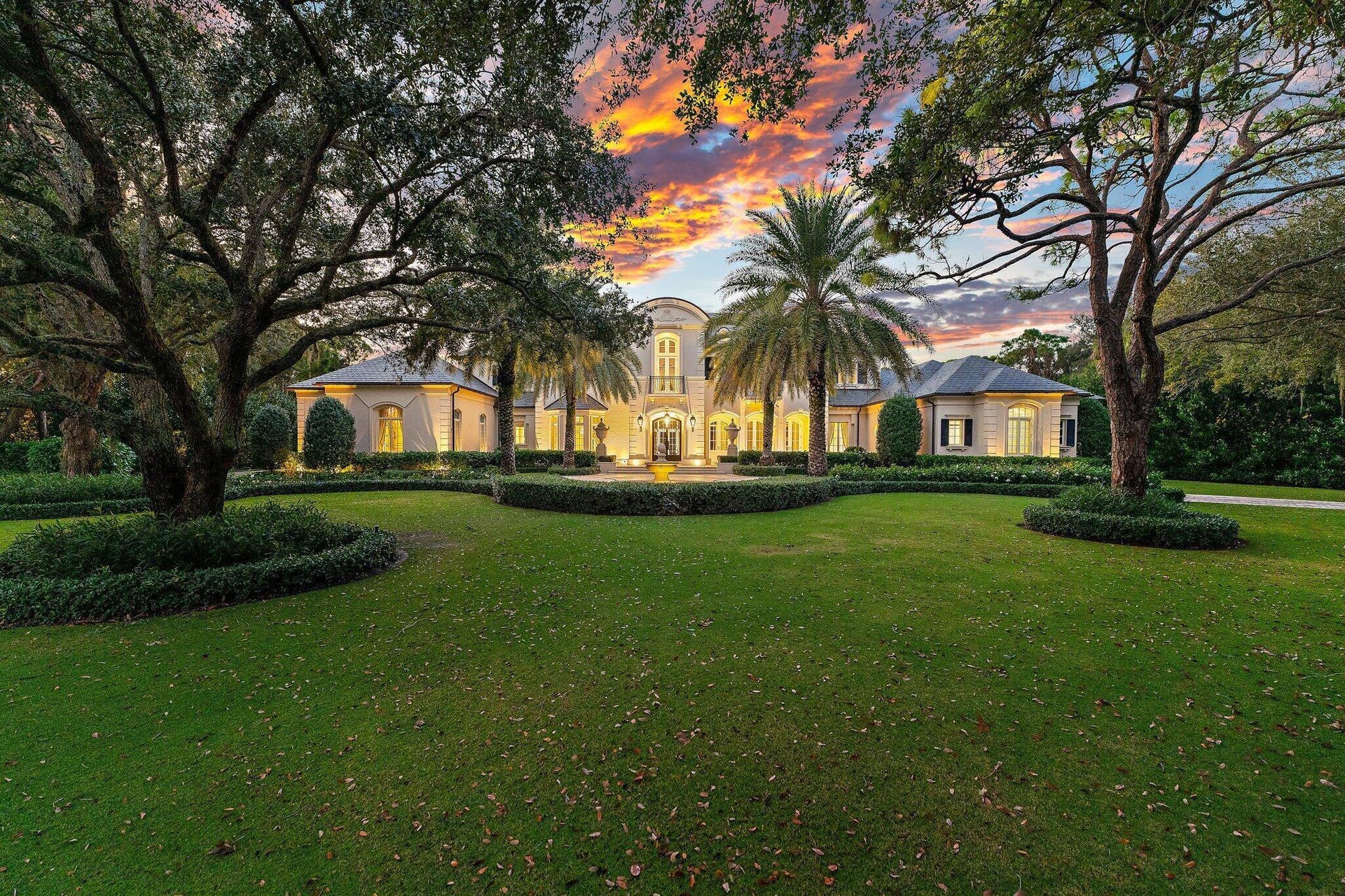 146 Bears Club Drive, Jupiter, FL 33477 Front Lawn