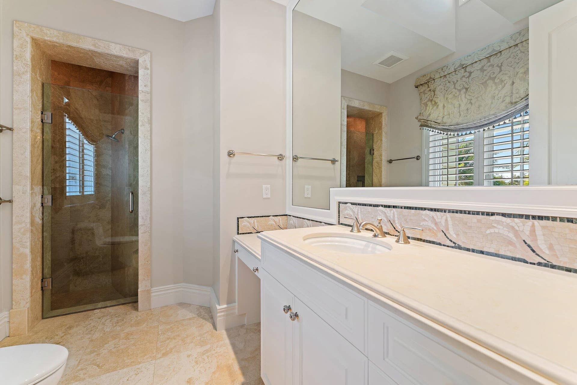 146 Bears Club Drive, Jupiter, FL 33477 Guest Bath