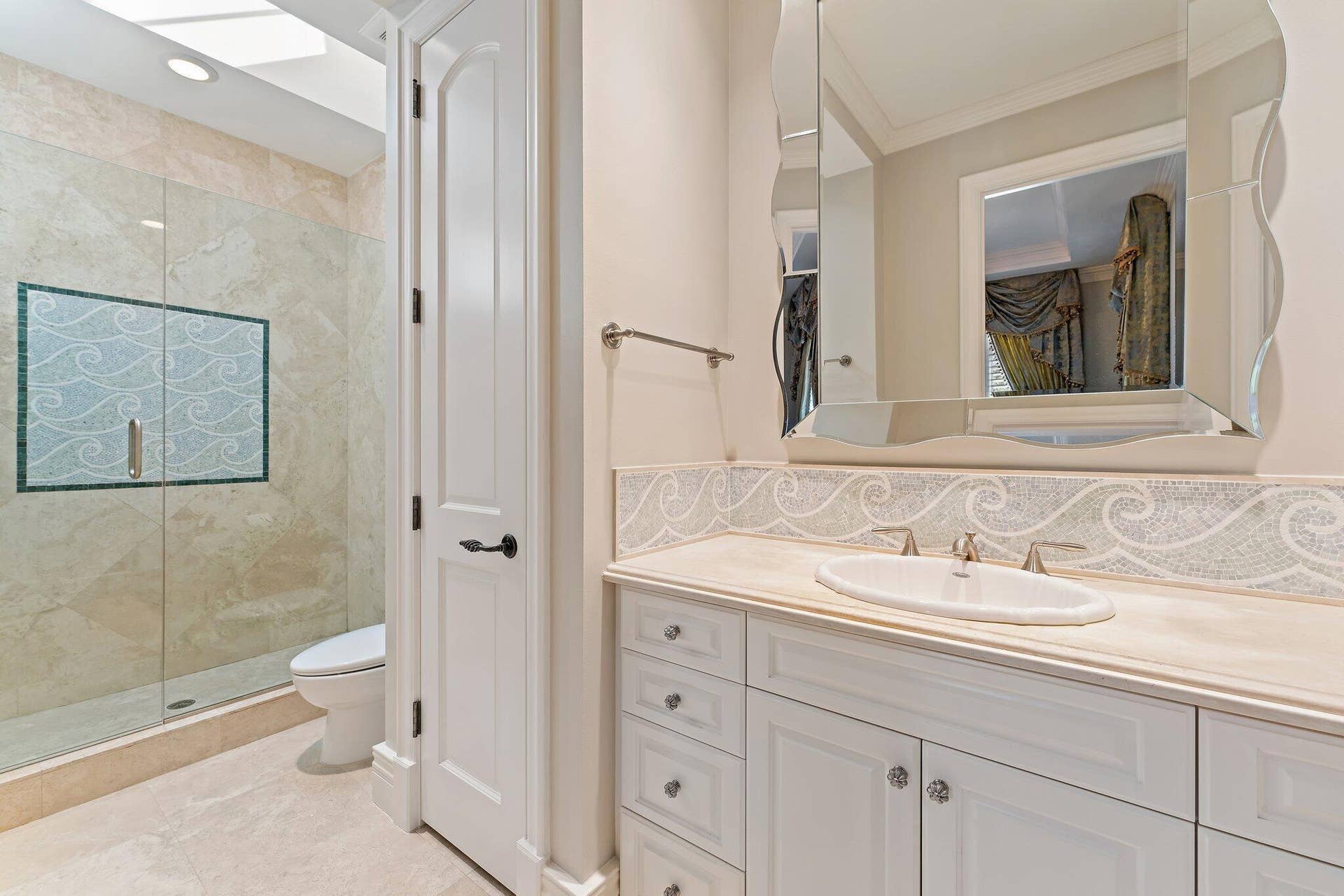 146 Bears Club Drive, Jupiter, FL 33477 Guest Bath