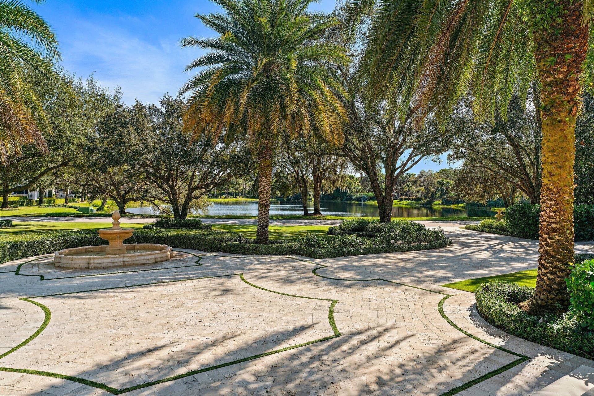 146 Bears Club Drive, Jupiter, FL 33477 View to Yard and Lake from Front Steps