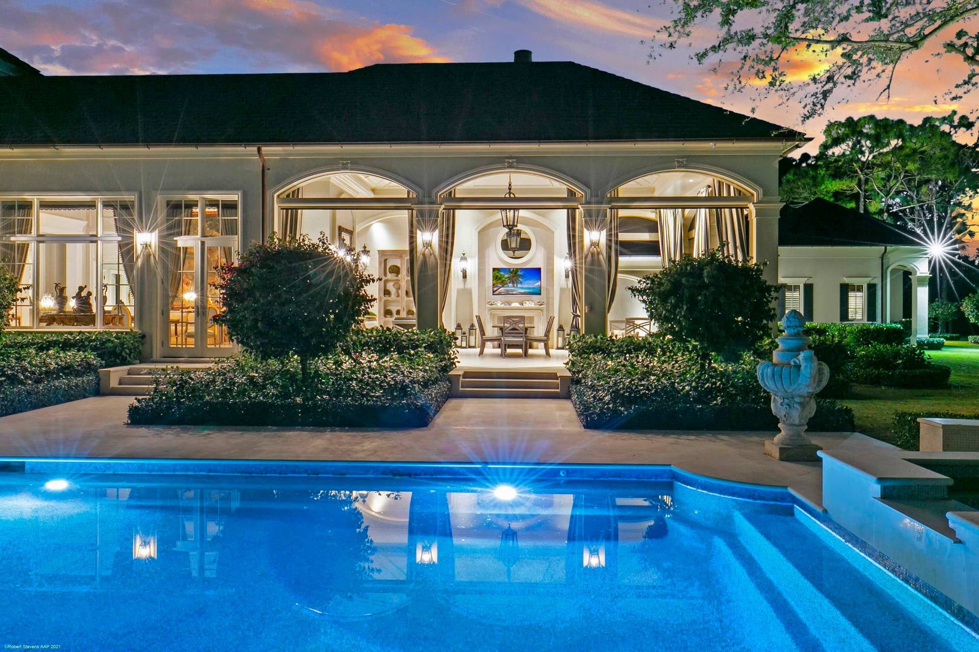 146 Bears Club Drive, Jupiter, FL 33477 Pool and Covered Patio