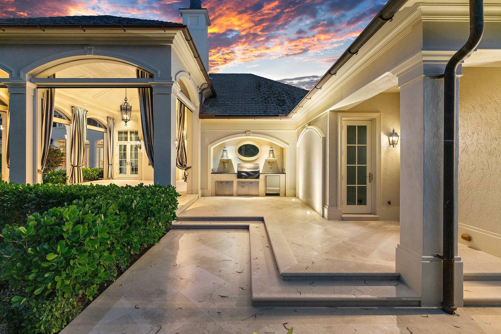 146 Bears Club Drive, Jupiter, FL 33477 Summer Kitchen
