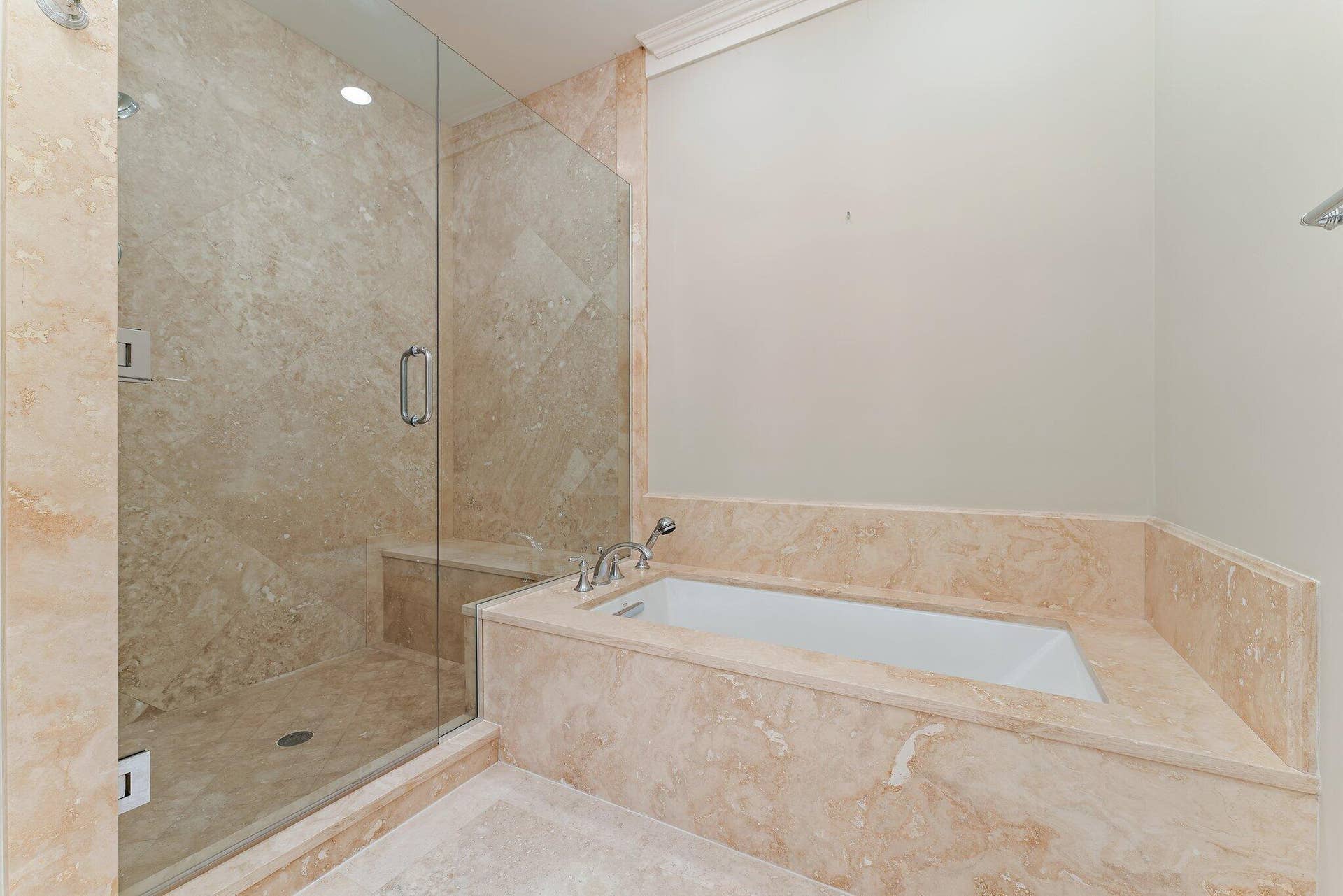 146 Bears Club Drive, Jupiter, FL 33477 Bath in Guest VIP Suite
