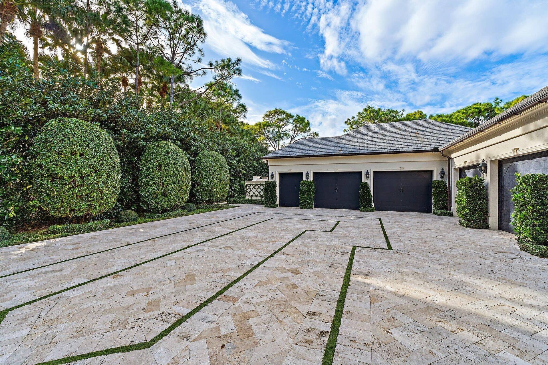146 Bears Club Drive, Jupiter, FL 33477 Motor Court and Garages