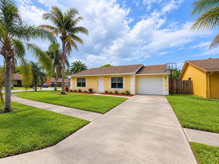 Property photo for 6117 Blue Grass Circle, Lake Worth, FL