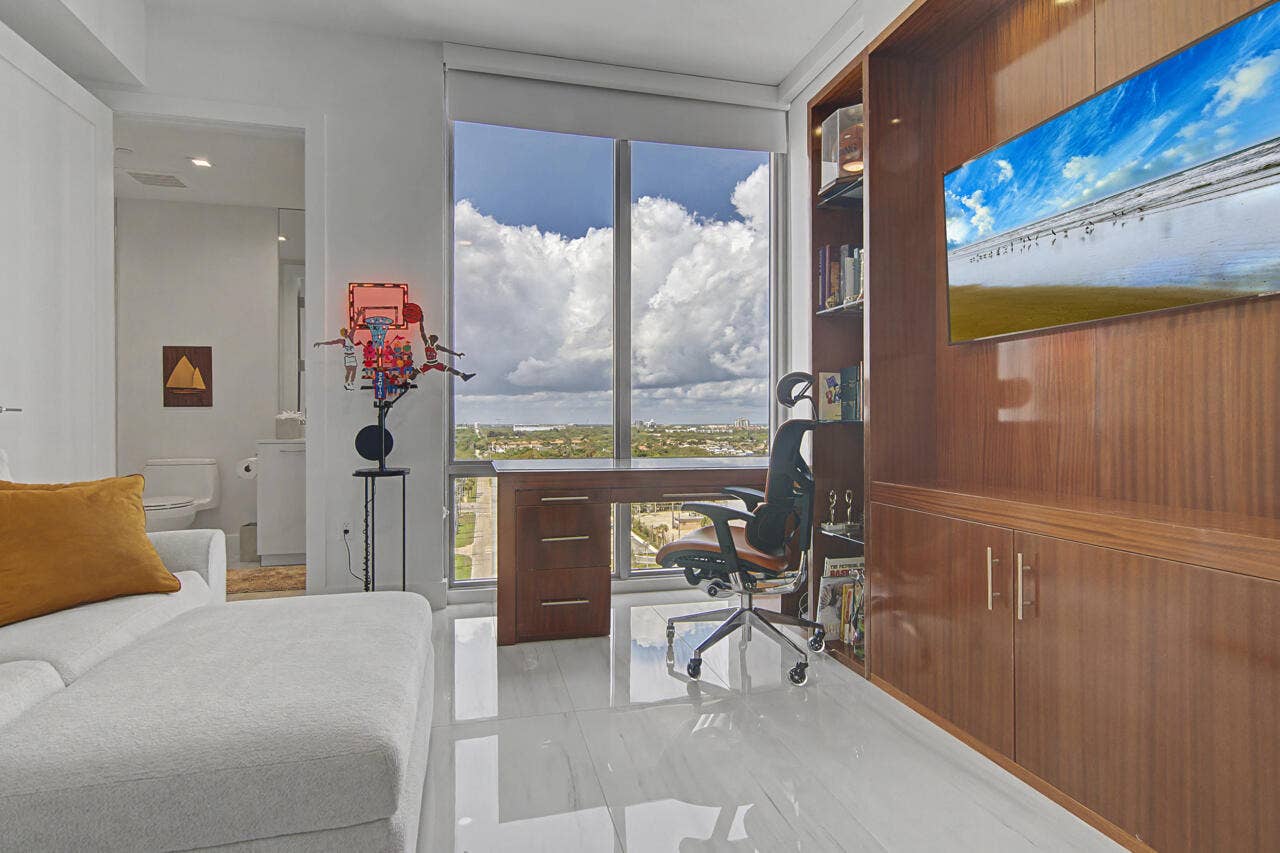 3 WATER CLUB Way, #1201, North Palm Beach, FL 33408 45-3-Water-Club-48