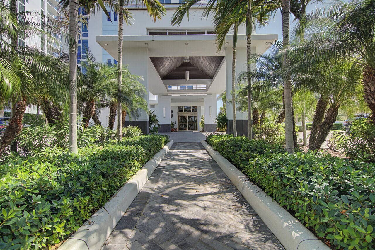 3 WATER CLUB Way, #1201, North Palm Beach, FL 33408 3-3-Water-Club-0a