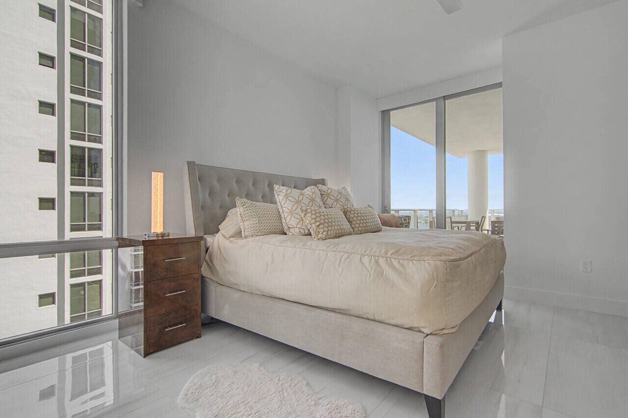 3 WATER CLUB Way, #1201, North Palm Beach, FL 33408 11-3-Water-Club-14