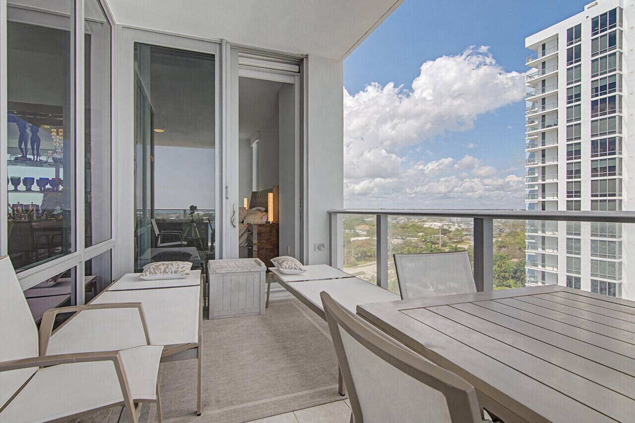 3 WATER CLUB Way, #1201, North Palm Beach, FL 33408 37-3-Water-Club-40