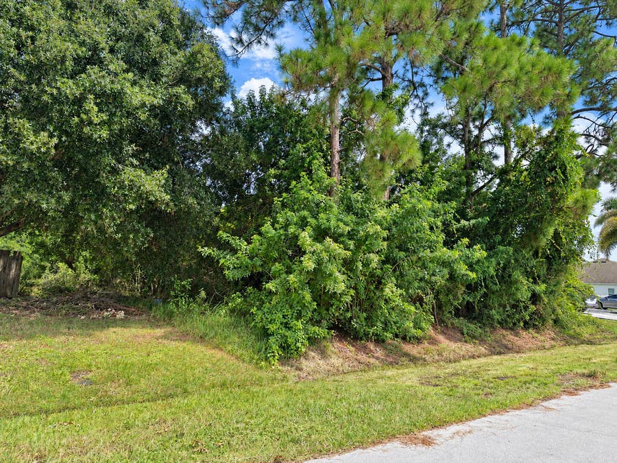 Property photo for 1483 SW Malaga Avenue, Port St Lucie, FL