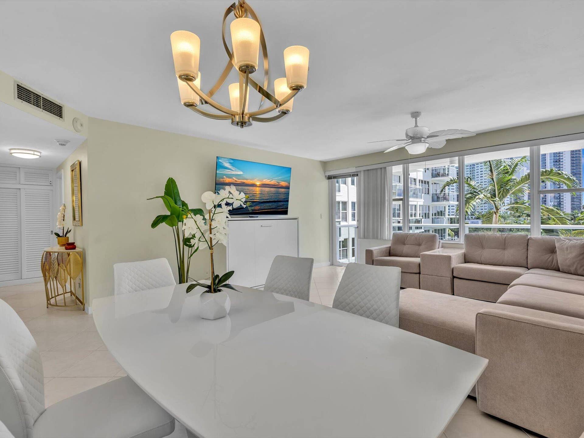 3300 NE 36th Street, #420, Fort Lauderdale, FL 33308 Dining area