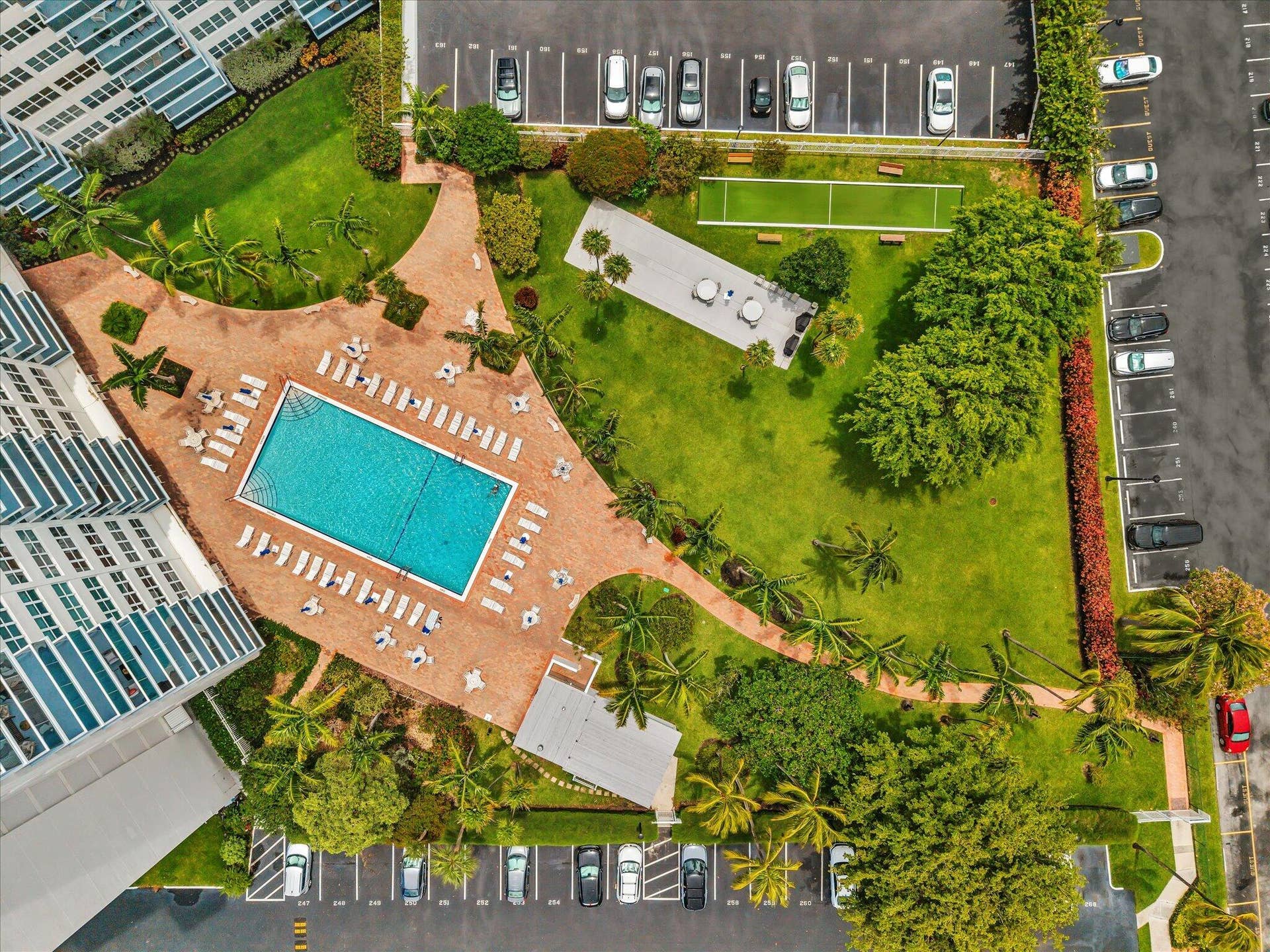 3300 NE 36th Street, #420, Fort Lauderdale, FL 33308 Pool