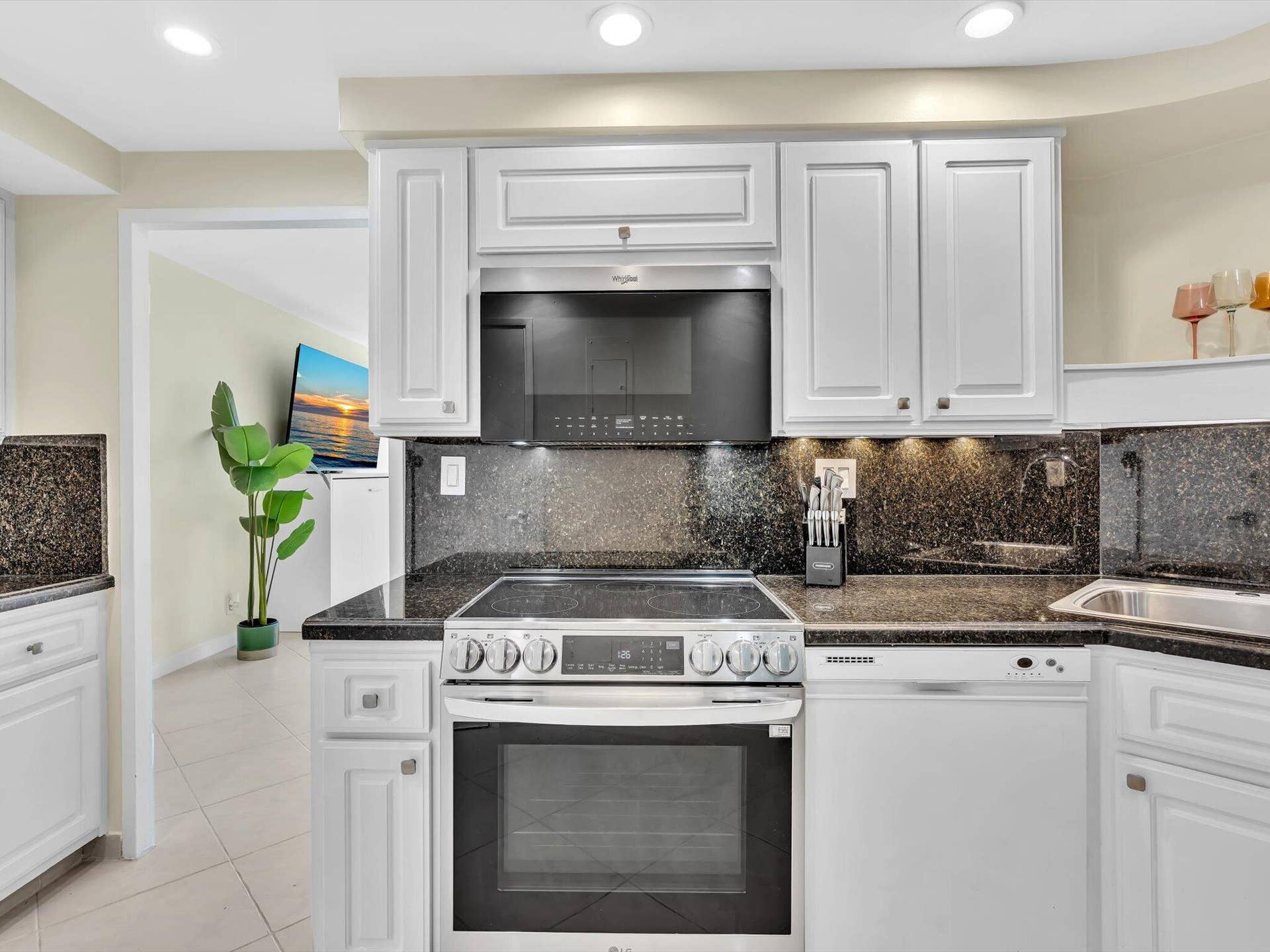 3300 NE 36th Street, #420, Fort Lauderdale, FL 33308 Easy to use