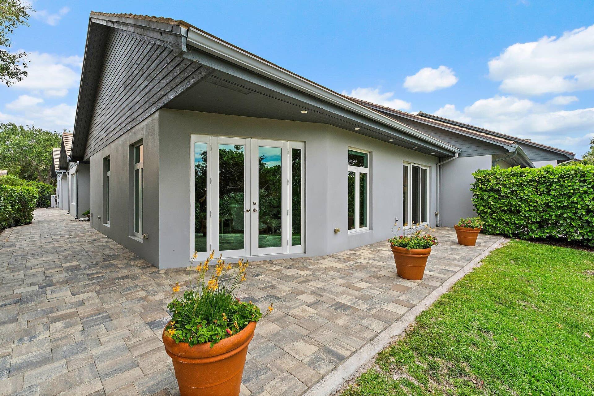 12200 SE BIRKDALE Run, Jupiter, FL 33469 Back & Side Patios