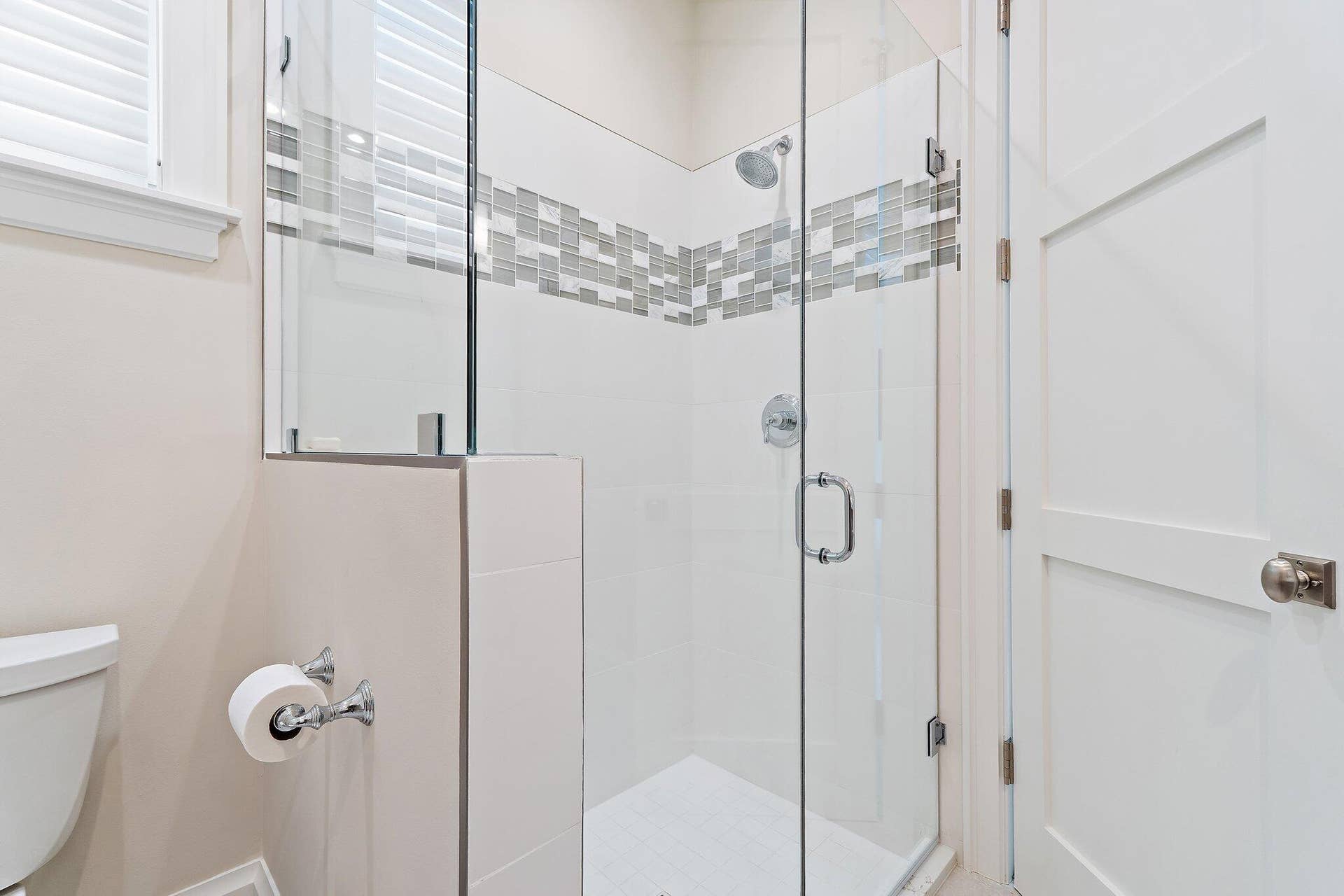 12200 SE BIRKDALE Run, Jupiter, FL 33469 Guest Bath 1