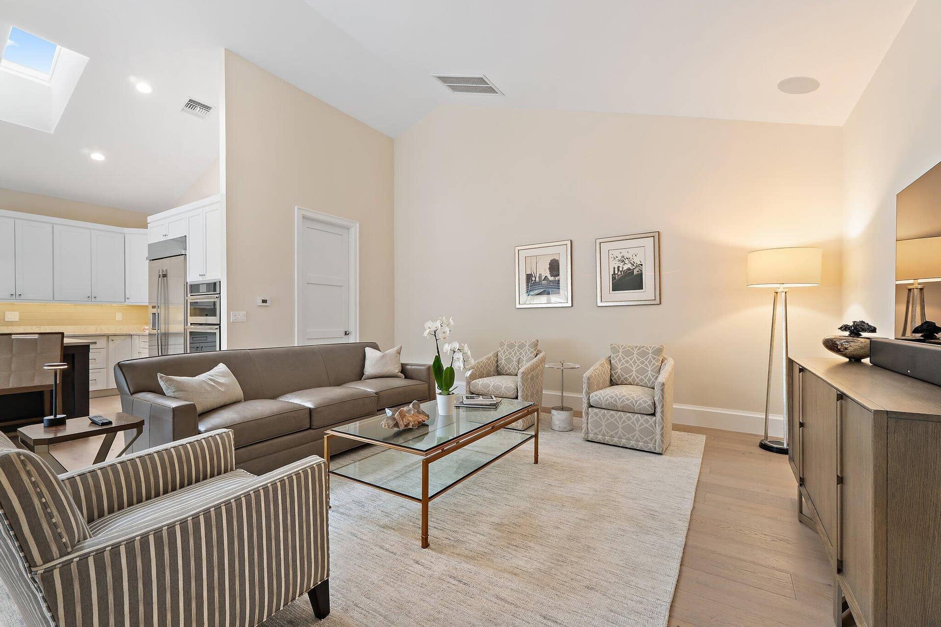 12200 SE BIRKDALE Run, Jupiter, FL 33469 Family Room/Kitchen