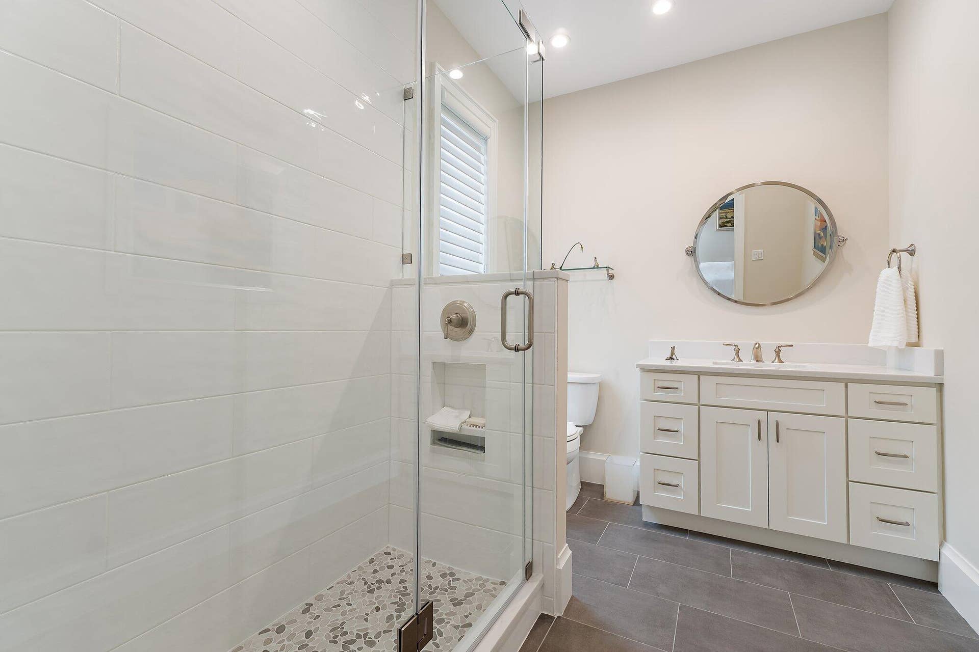 12200 SE BIRKDALE Run, Jupiter, FL 33469 Guest Bath 2