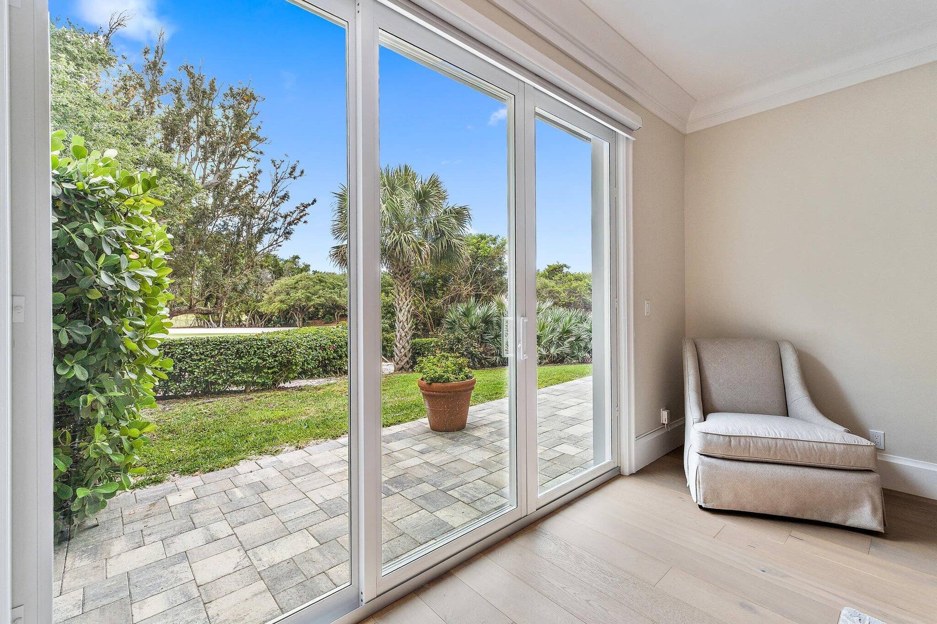 12200 SE BIRKDALE Run, Jupiter, FL 33469 Primary Sitting & Pattio