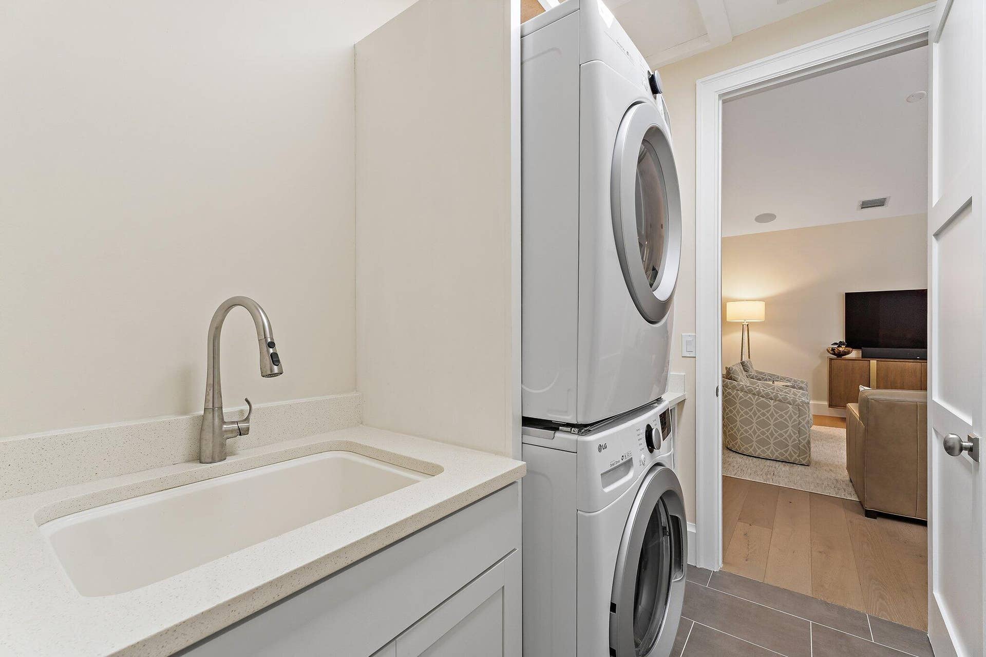 12200 SE BIRKDALE Run, Jupiter, FL 33469 Laundry