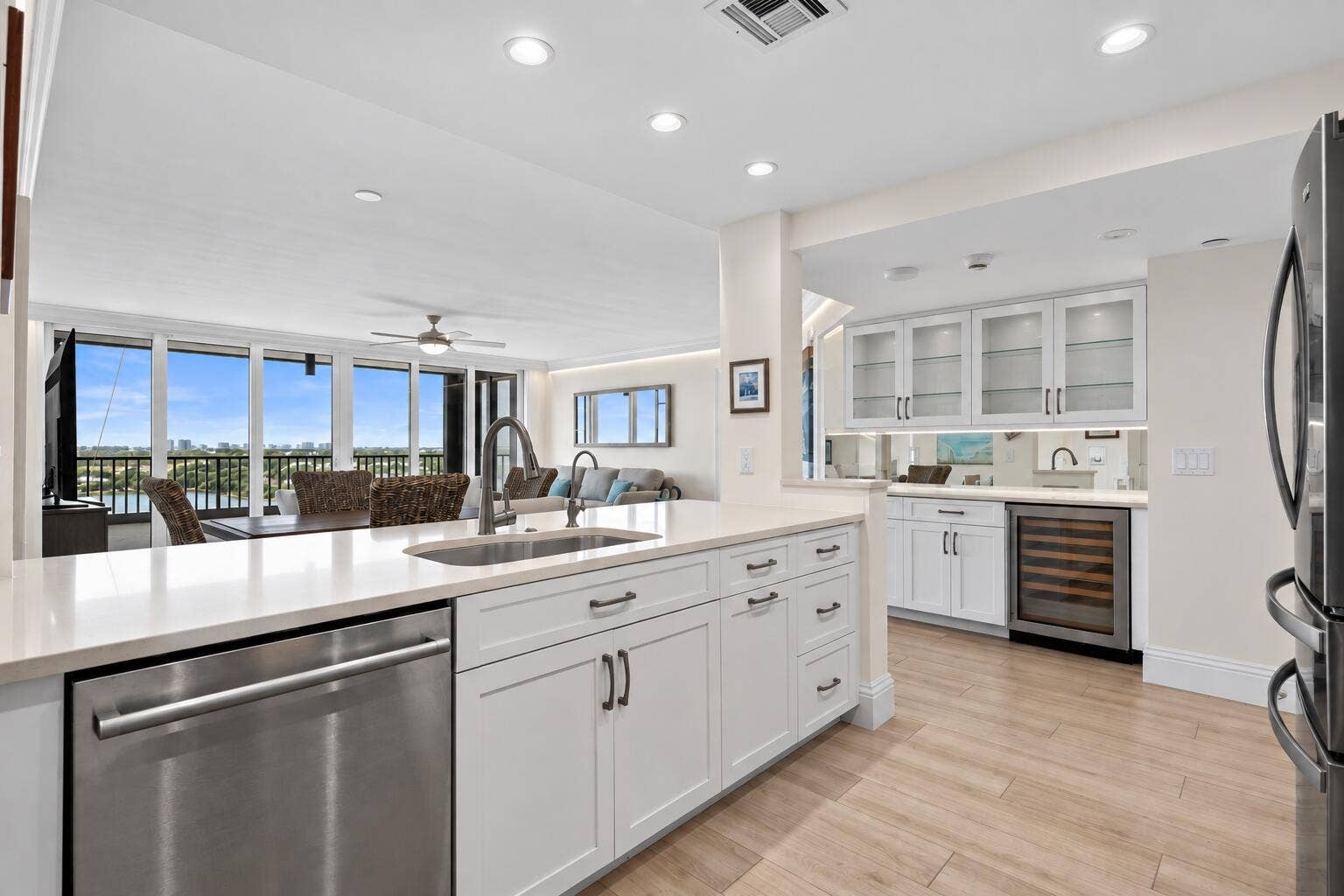 450 OCEAN Drive, #PH3, Juno Beach, FL 33408 Kitchen