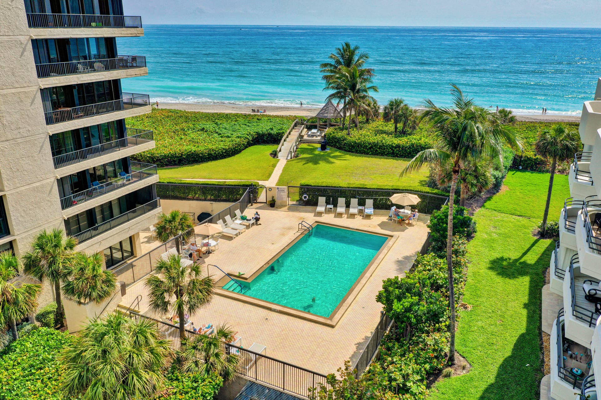 450 OCEAN Drive, #PH3, Juno Beach, FL 33408 Pool Views