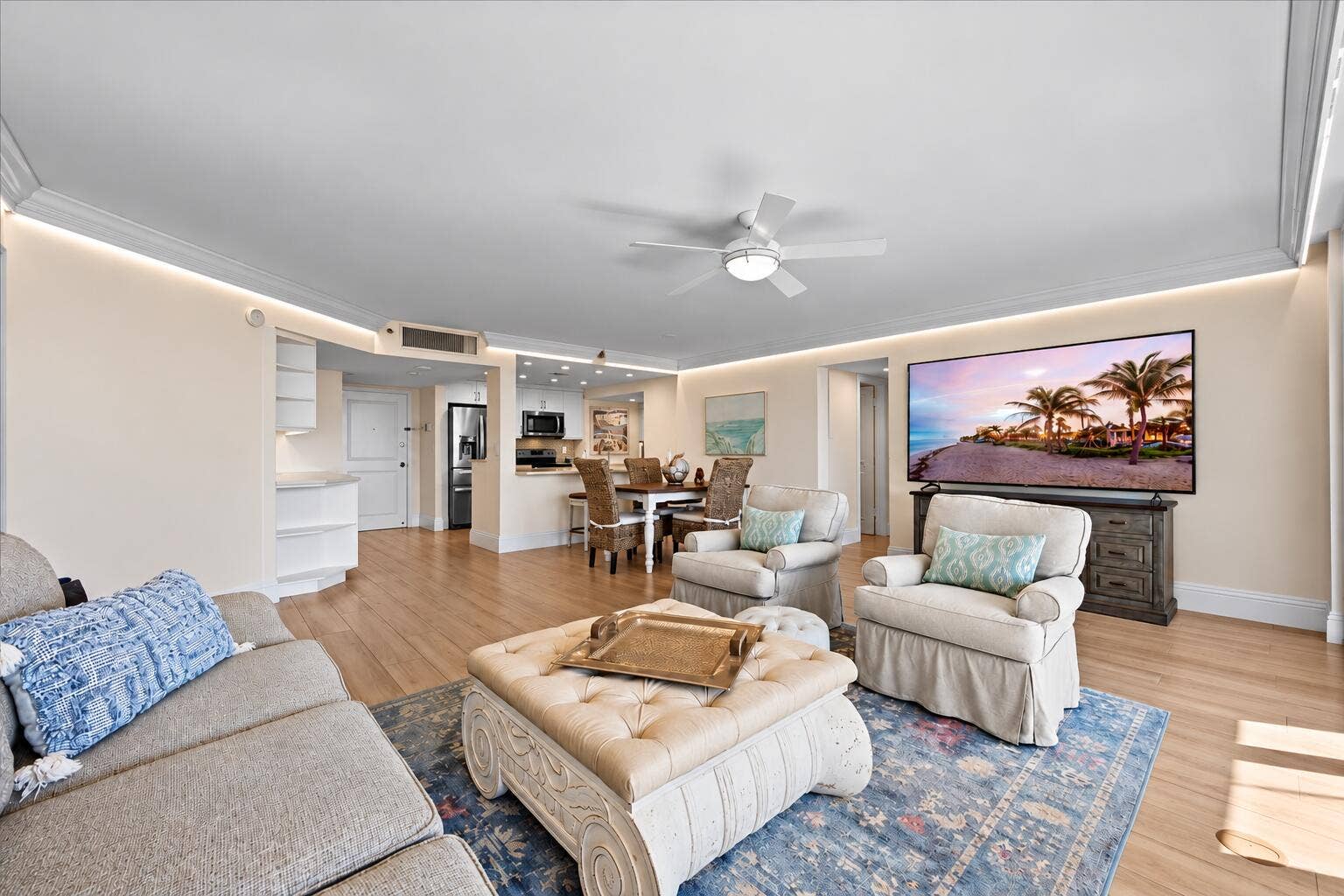 450 OCEAN Drive, #PH3, Juno Beach, FL 33408 Living Area