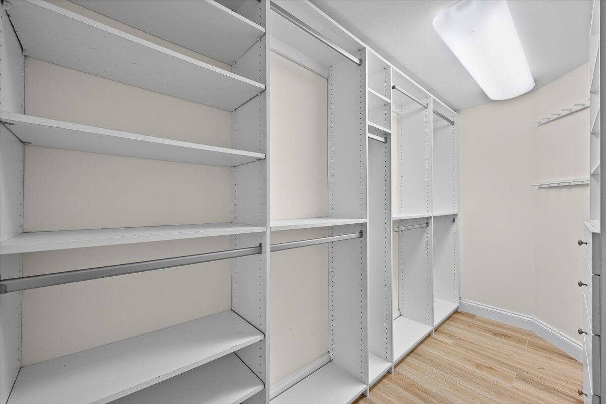 450 OCEAN Drive, #PH3, Juno Beach, FL 33408 Master Bedroom Closet