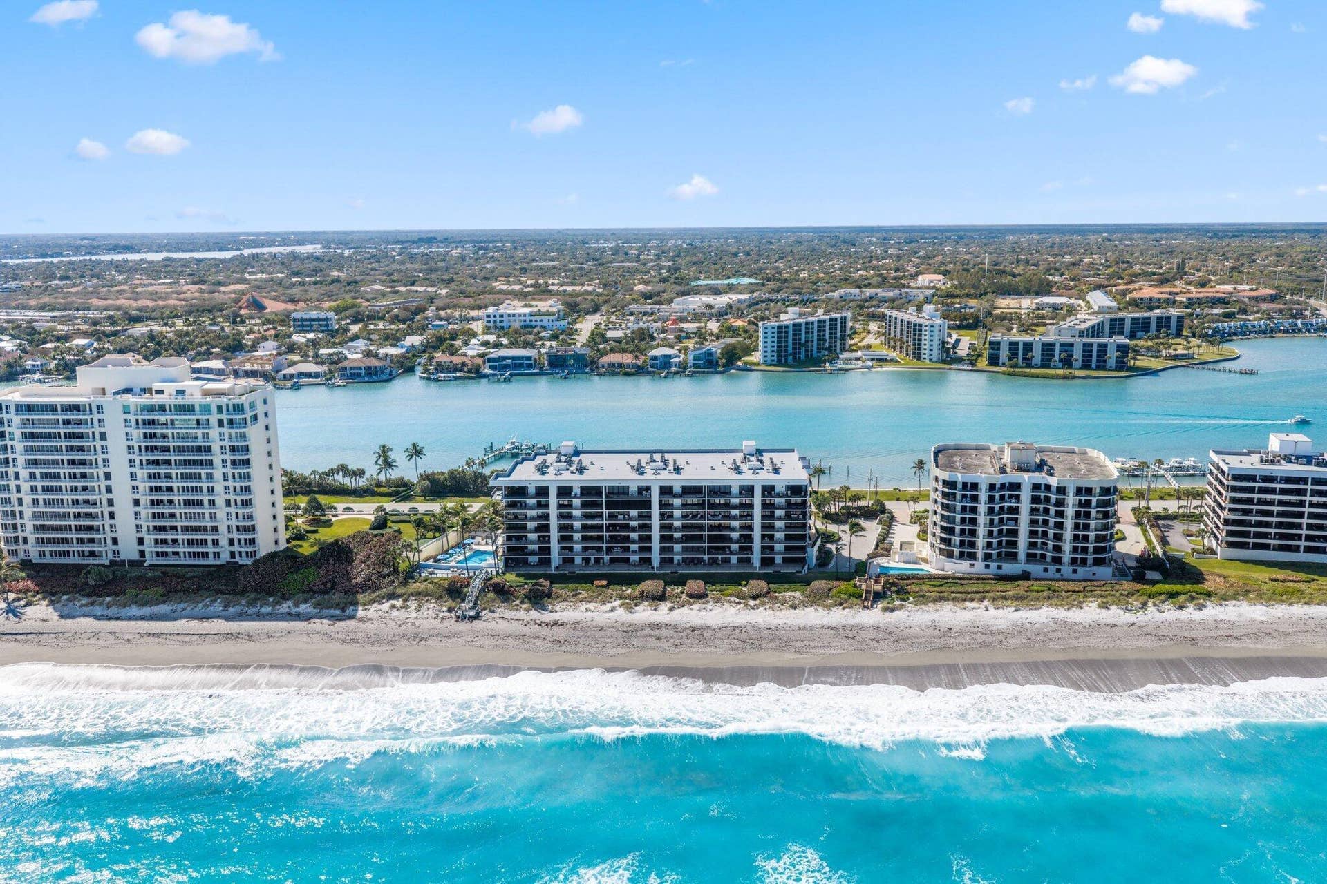 19750 S BEACH Road, #7050, Tequesta, FL 33469 Ocean and Intracoastal!!