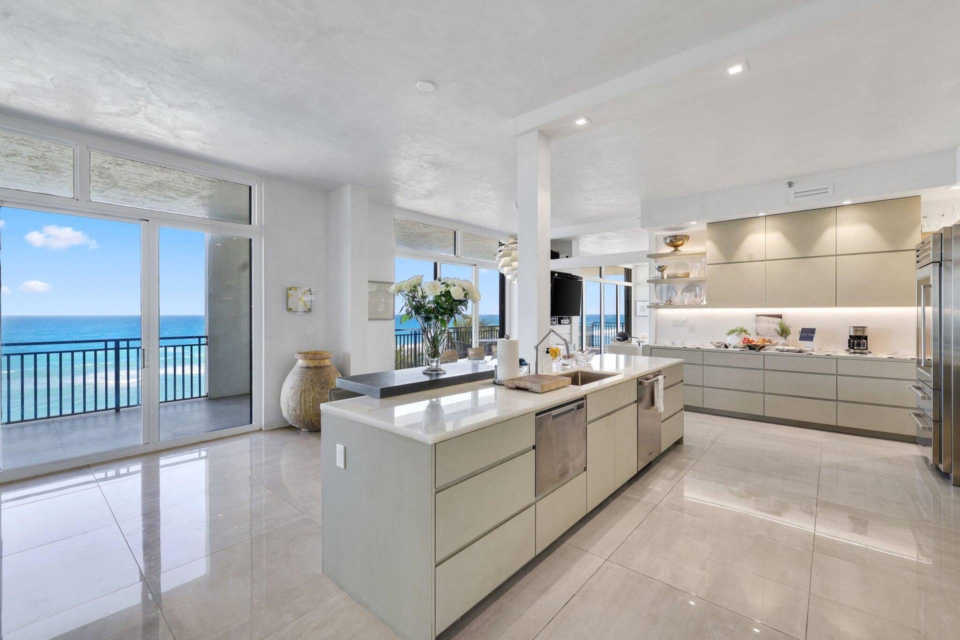19750 S BEACH Road, #7050, Tequesta, FL 33469 Kitchen Island views