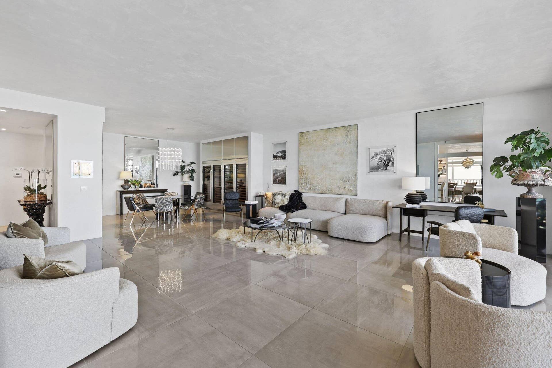 19750 S BEACH Road, #7050, Tequesta, FL 33469 Expansive Living Room Areas