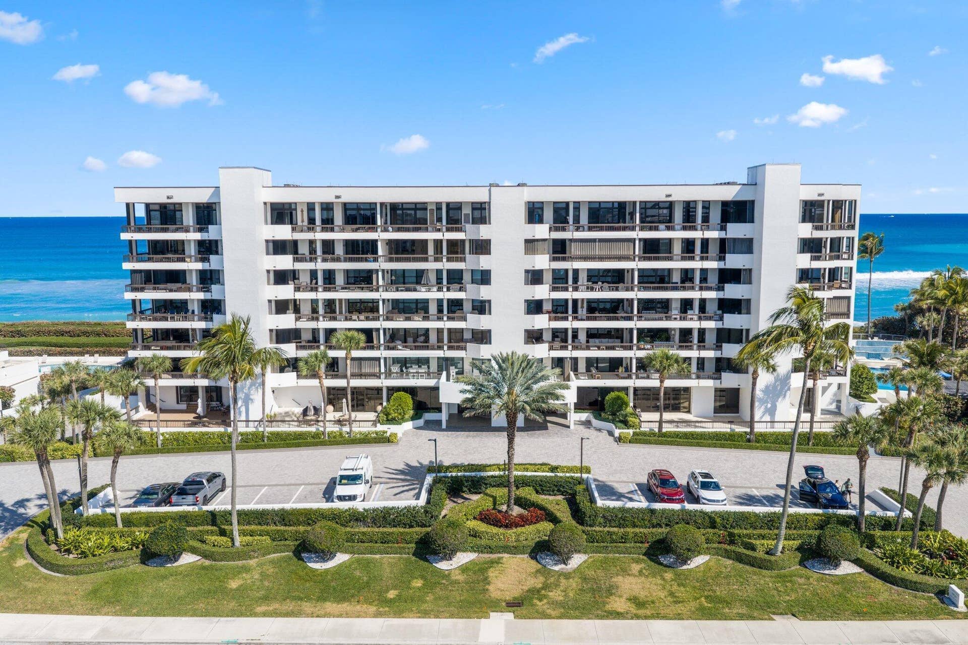 19750 S BEACH Road, #7050, Tequesta, FL 33469 Elegant Fully Updated Building On Jupiter Island