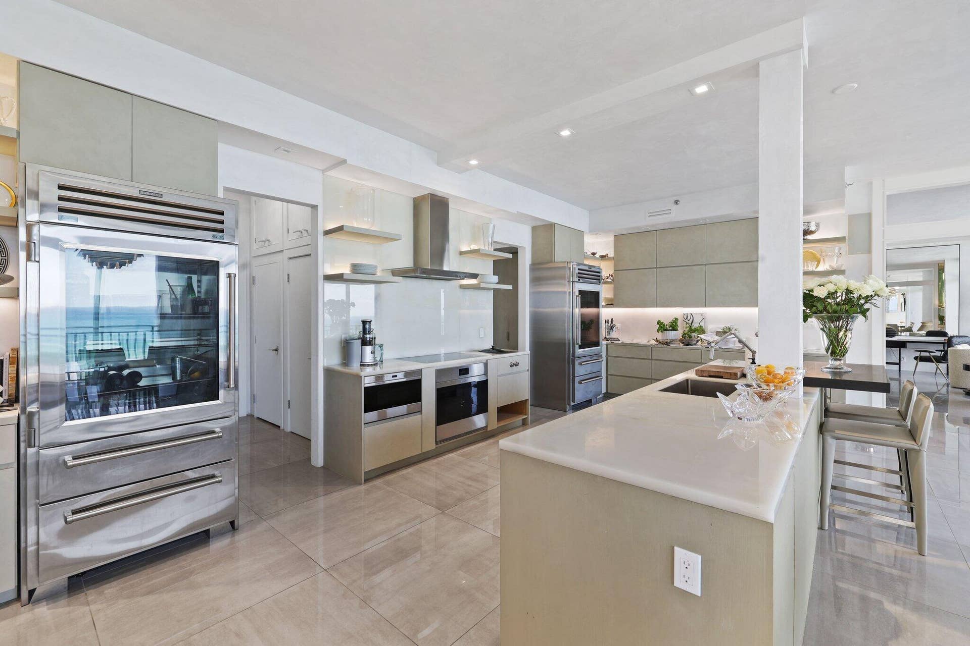 19750 S BEACH Road, #7050, Tequesta, FL 33469 Chefs Kitchen and Island
