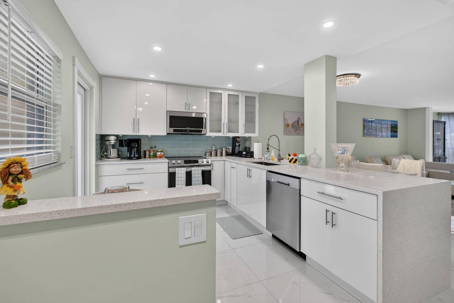 620 NE 12th Avenue, #202, Hallandale Beach, FL 33009 6-web-or-mls-_A7A6781