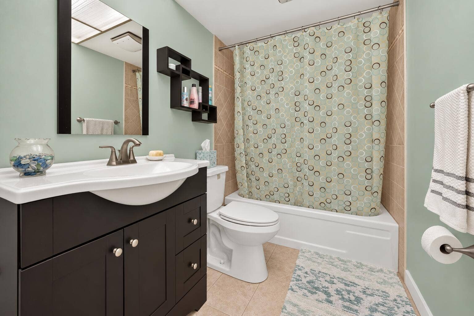 620 NE 12th Avenue, #202, Hallandale Beach, FL 33009 dadc8204-0b39-4b28-8fde-7b0f2ed0113b