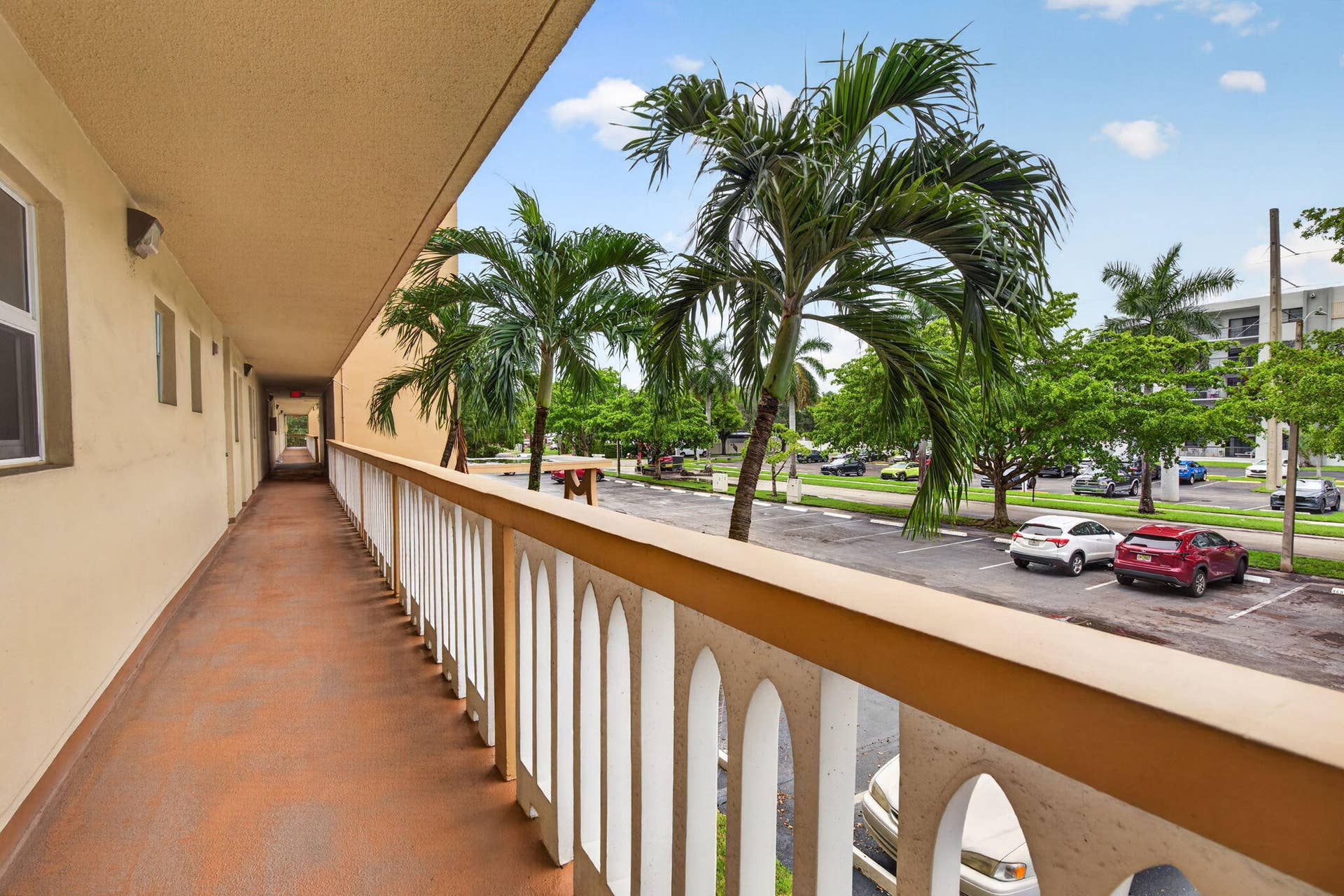 620 NE 12th Avenue, #202, Hallandale Beach, FL 33009 34-web-or-mls-_A7A6931