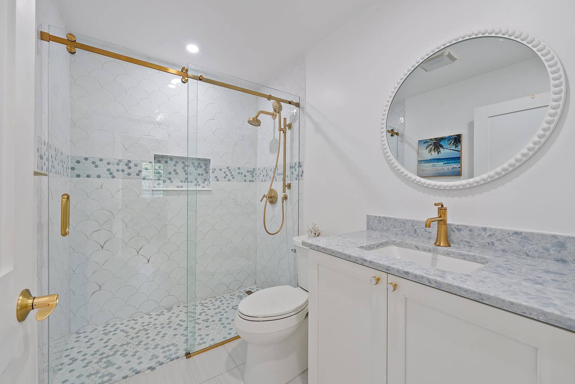 129 Olympus Way, Jupiter, FL 33477 Downstairs guest bathroom