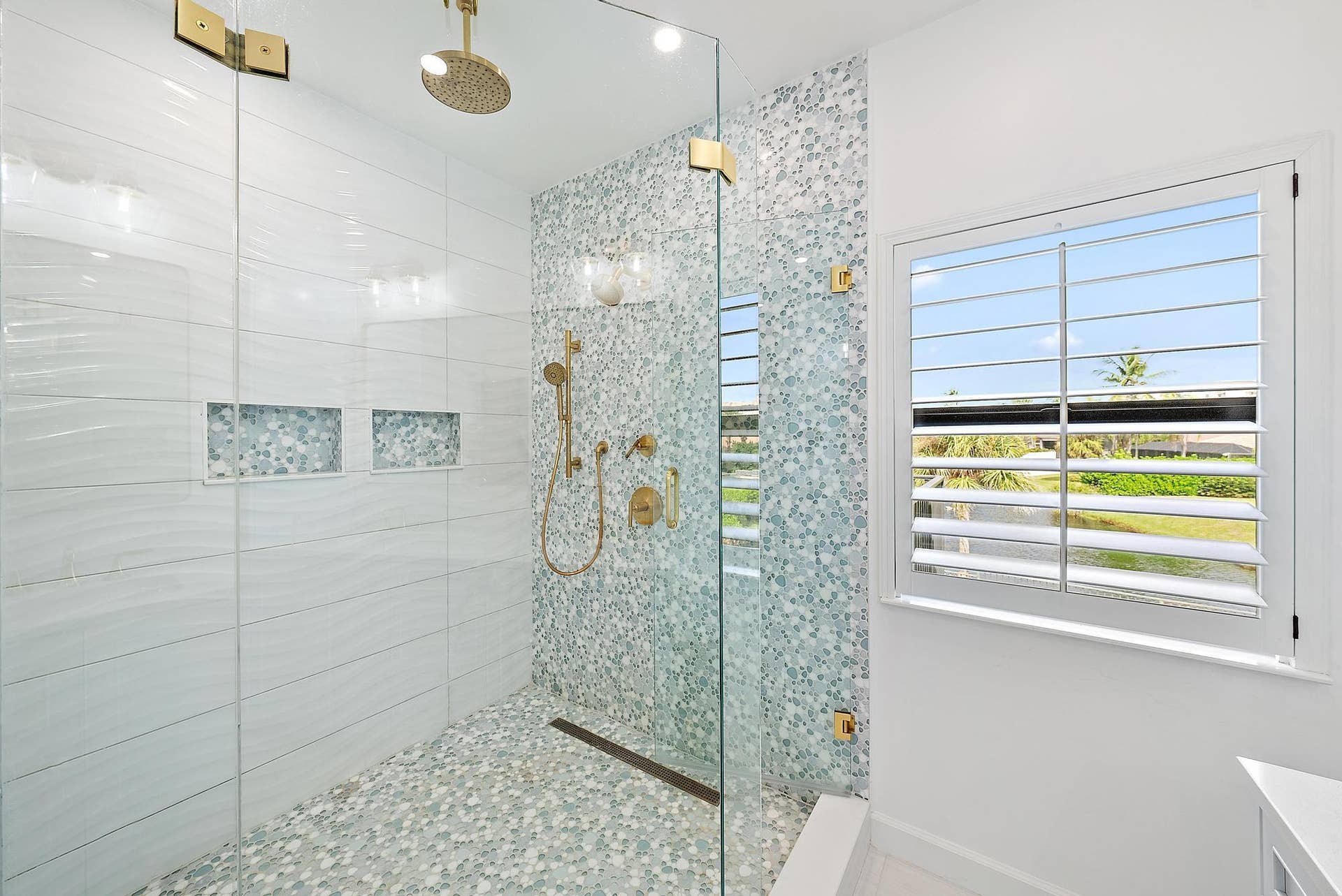 129 Olympus Way, Jupiter, FL 33477 Owner's Bathroom Expansive shower