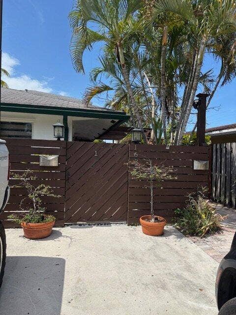 1637 NE 5th Street, #2, Fort Lauderdale, FL 33301 2
