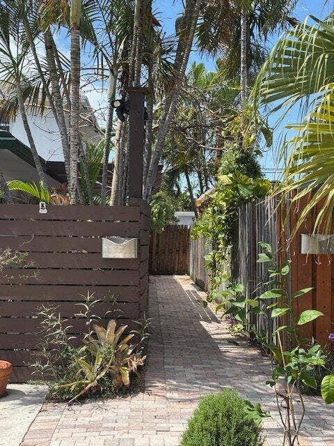 1637 NE 5th Street, #2, Fort Lauderdale, FL 33301 3