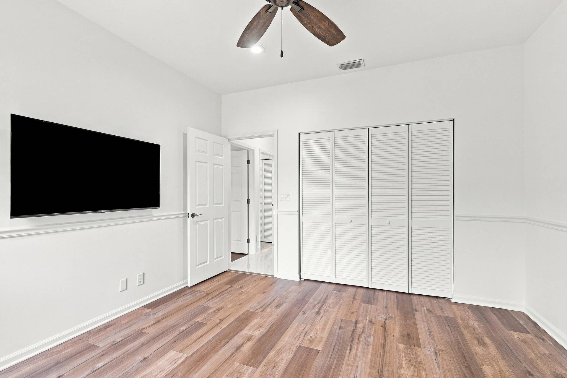 6799 Augusta Court, West Palm Beach, FL 33412 31_dsc04105_with_tv