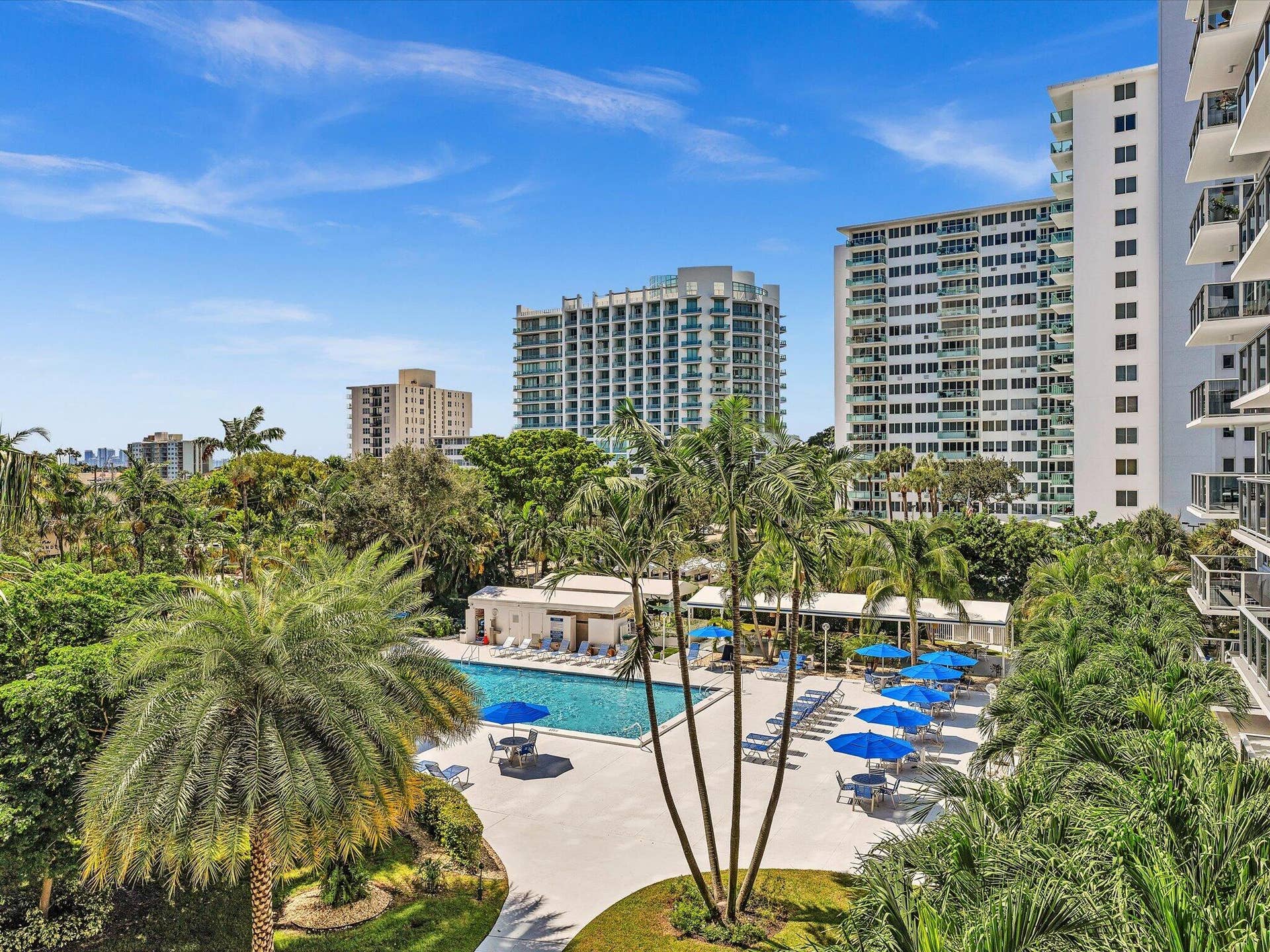 3333 NE 34TH Street, #418, Fort Lauderdale, FL 33308 Living room view