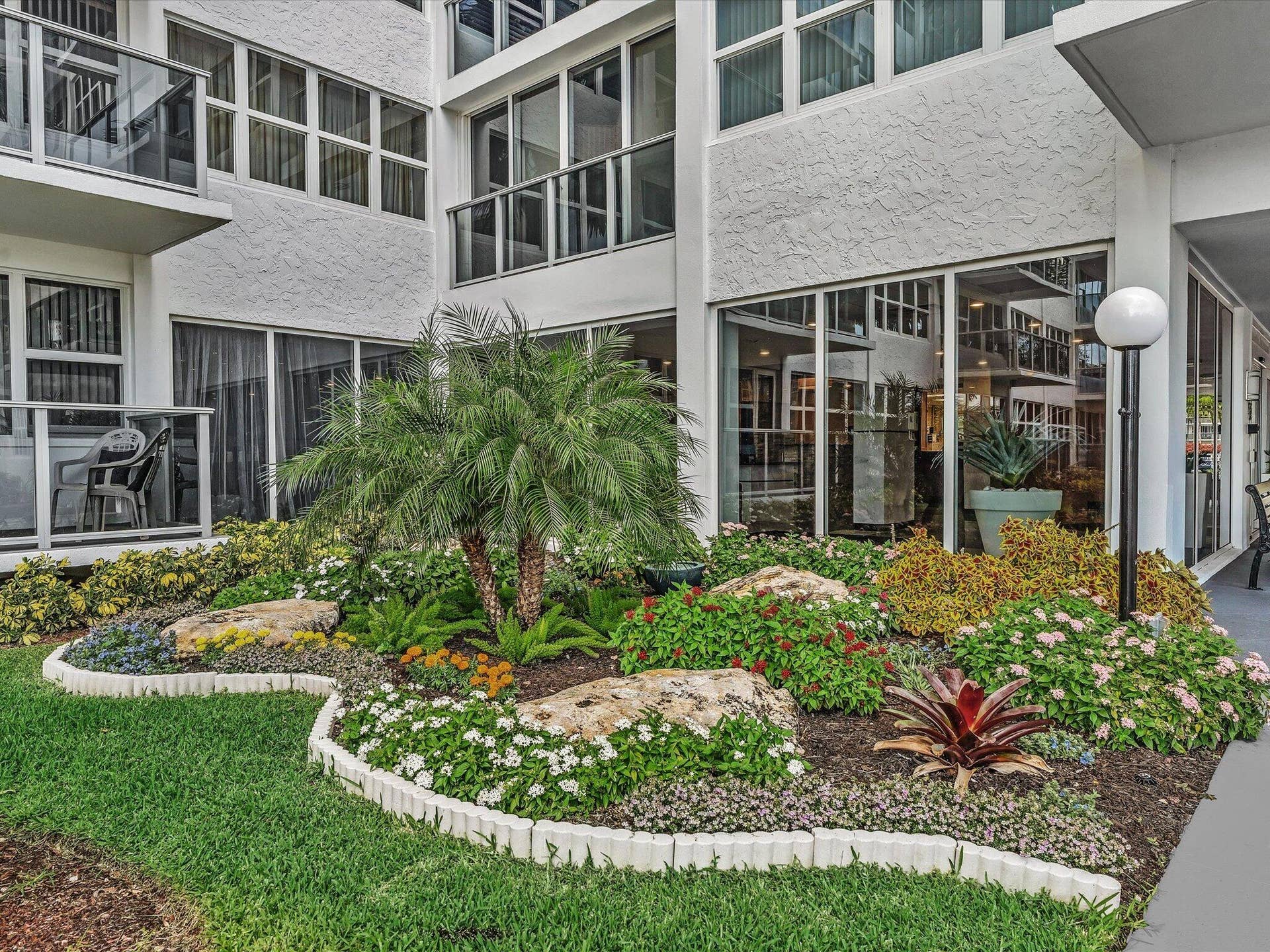3333 NE 34TH Street, #418, Fort Lauderdale, FL 33308 Beautiful landscaping