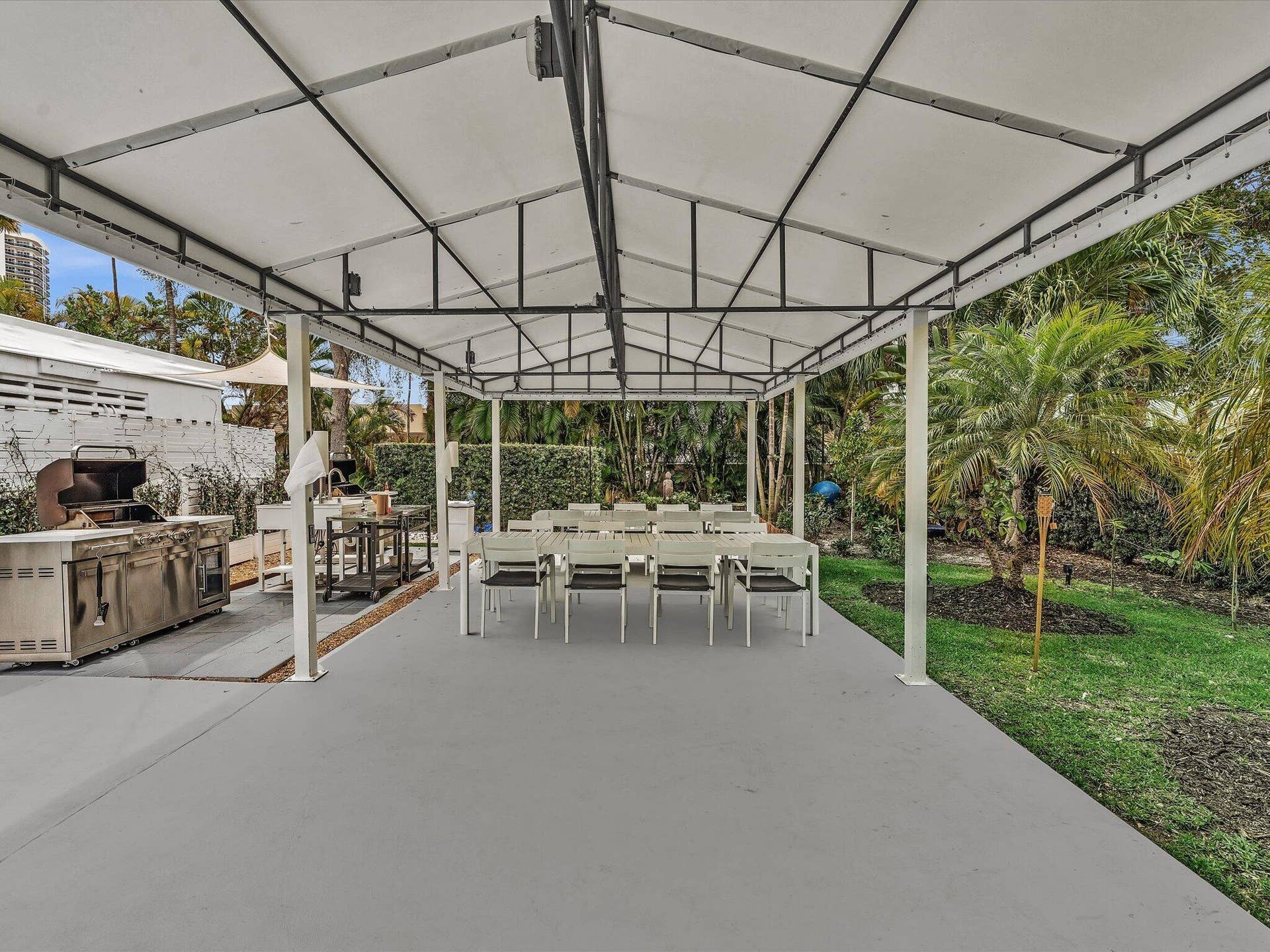 3333 NE 34TH Street, #418, Fort Lauderdale, FL 33308 Outdoor kitchen