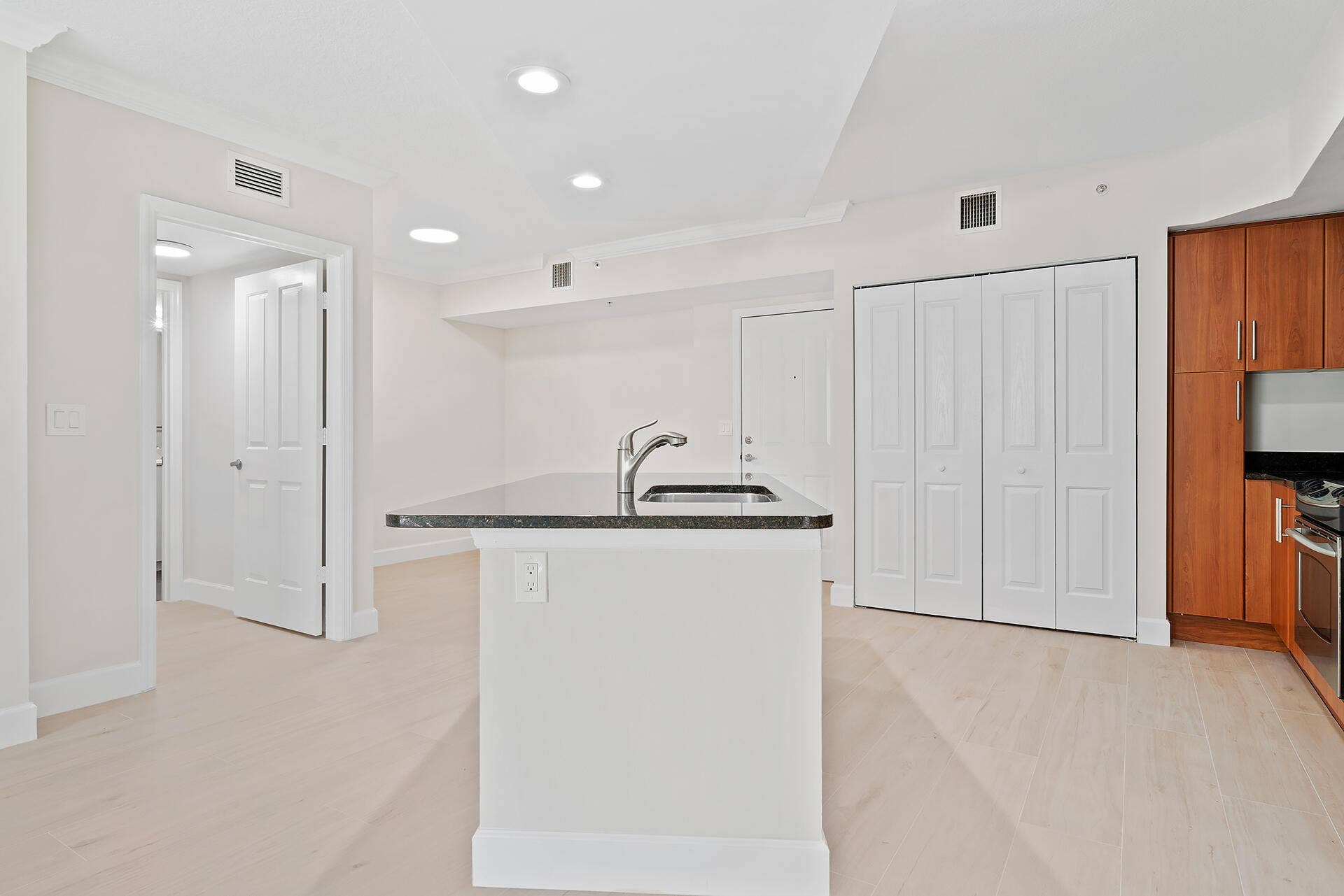 600 S Dixie Highway, #636, West Palm Beach, FL 33401 600-S-DIXIE-HWY-636-33401-003