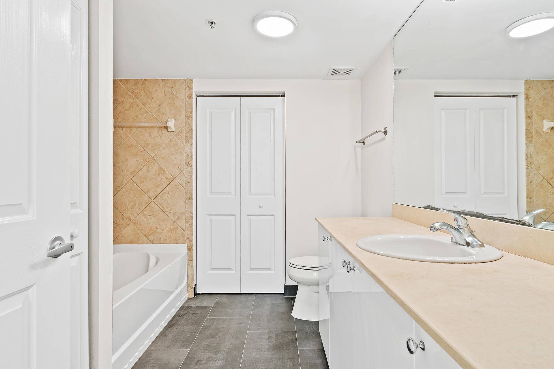600 S Dixie Highway, #636, West Palm Beach, FL 33401 600-S-DIXIE-HWY-636-33401-015