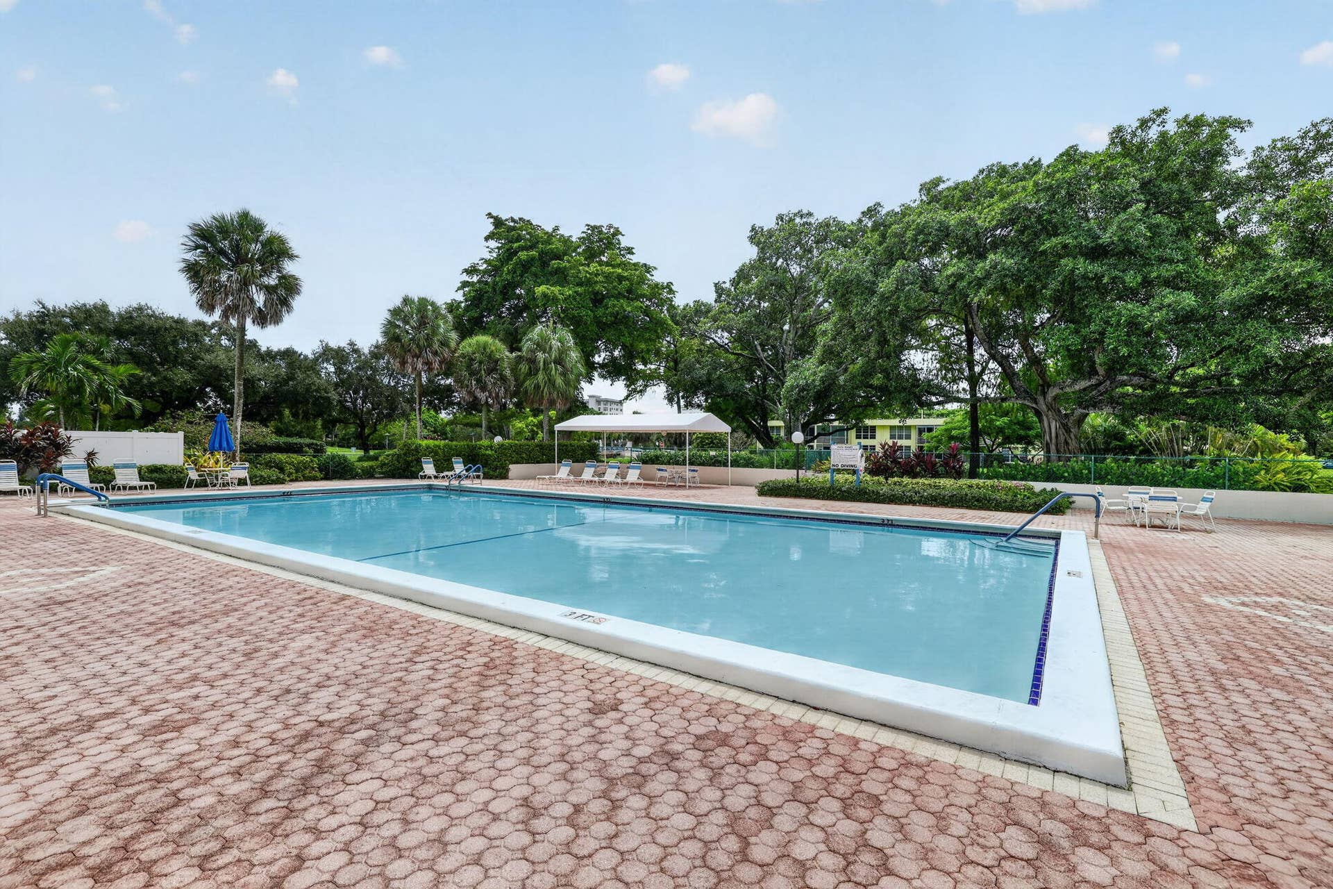 575 Oaks Lane, #102, Pompano Beach, FL 33069 37-web-or-mls-8I8A8321